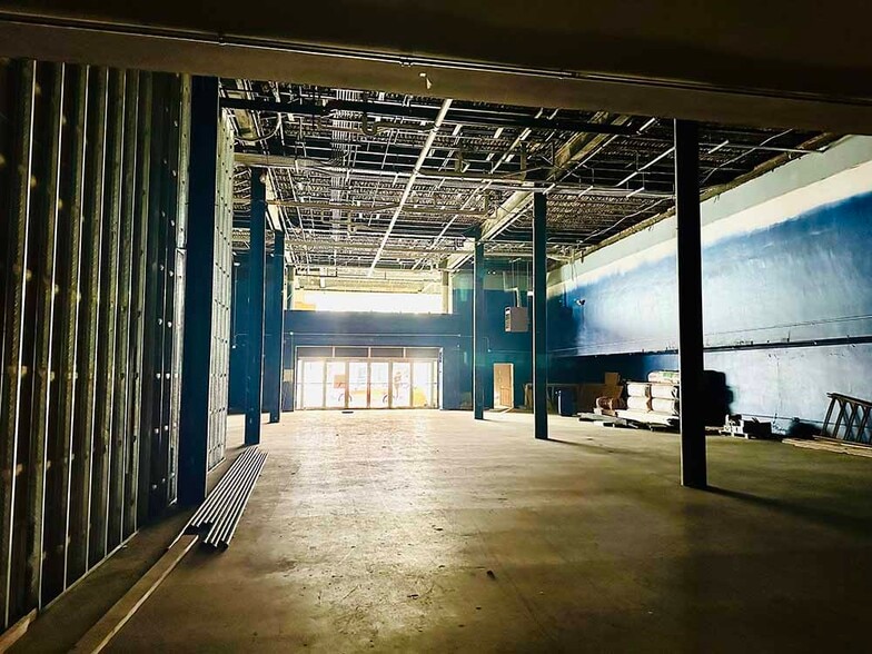 More Photos Of 309 E Main St, Johnson City Office For Sale