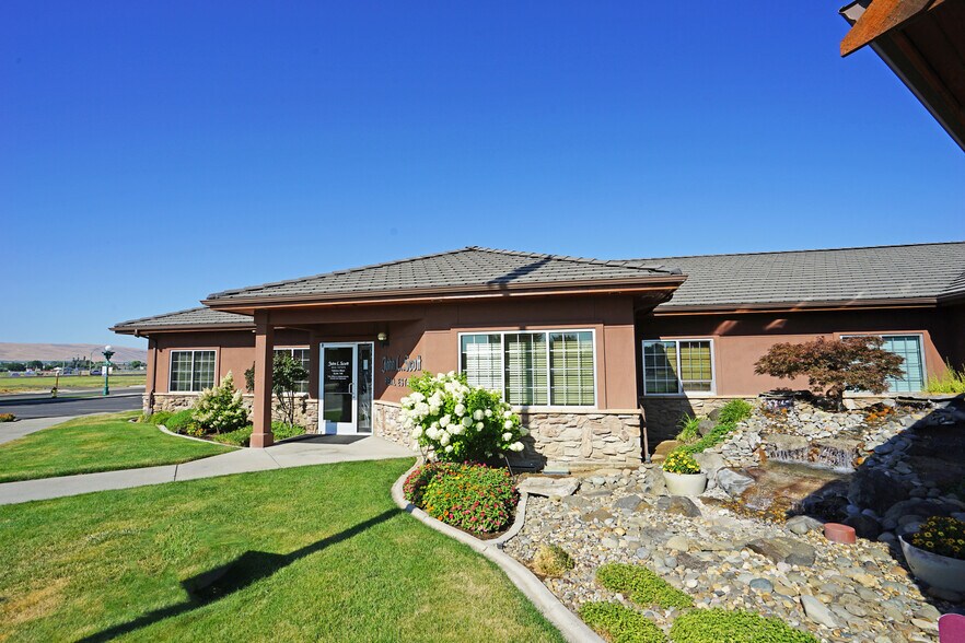 More Photos Of 3907 Creekside Loop, Yakima Office For Lease