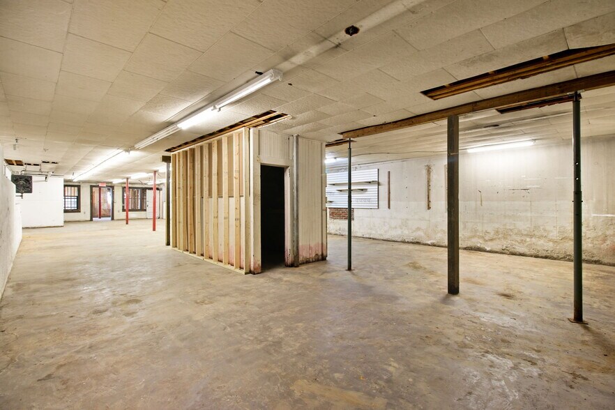 More Photos Of 713 W King St, Boone Storefront For Sale