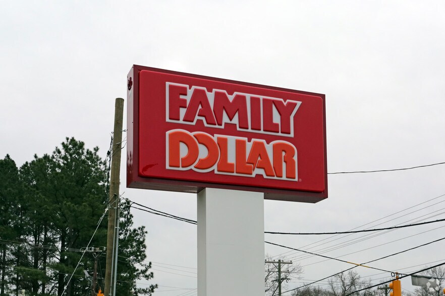 More Photos Of 2927 Holloway St, Durham Freestanding For Lease