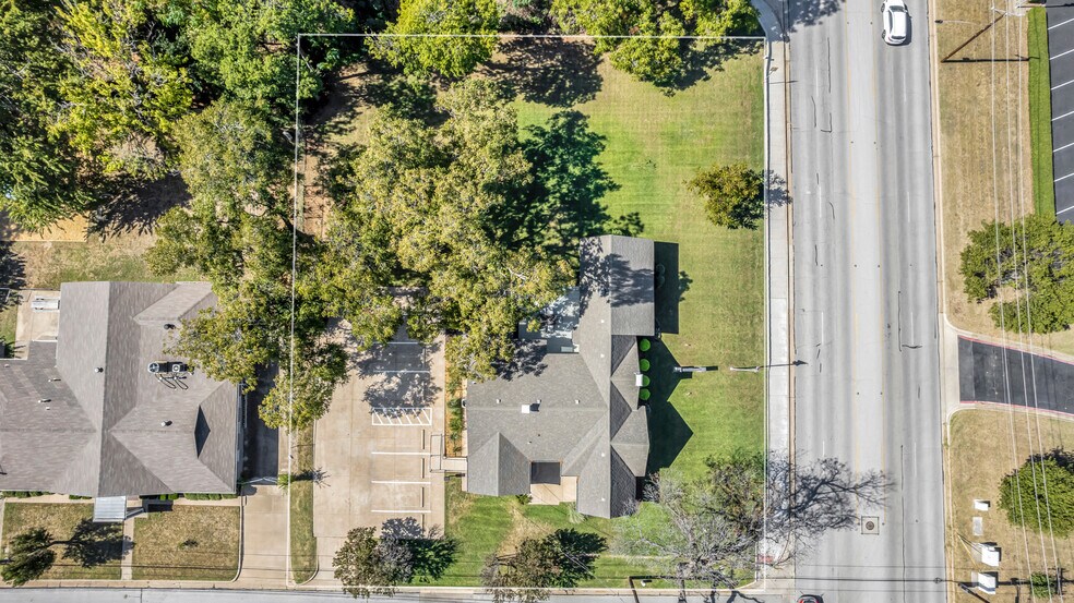 More Photos Of 1500 W Abram St, Arlington Medical For Lease