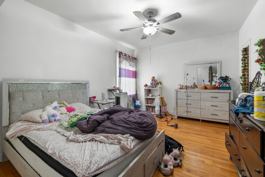 More Photos Of 6431-6433 N California Ave, Chicago Apartments For Sale