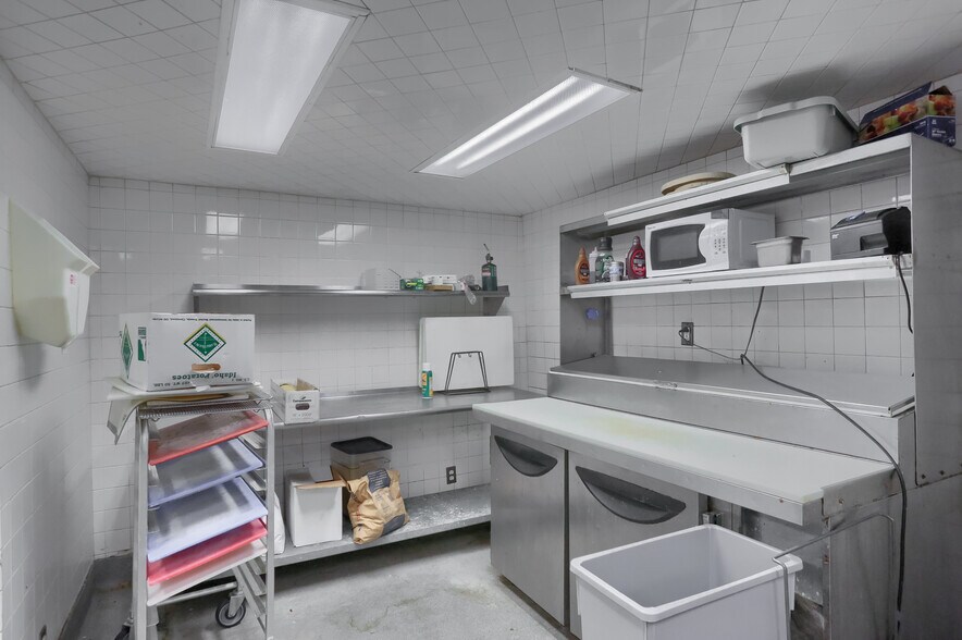 More Photos Of 634 Camp Horne Rd, Pittsburgh General Retail For Sale