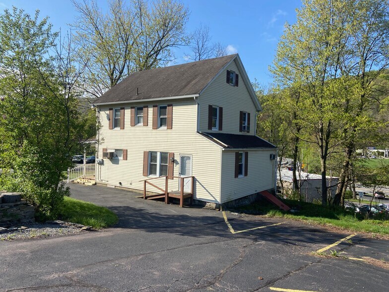 More Photos Of 105 Willowbrook Rd, South Abington Office Residential For Lease