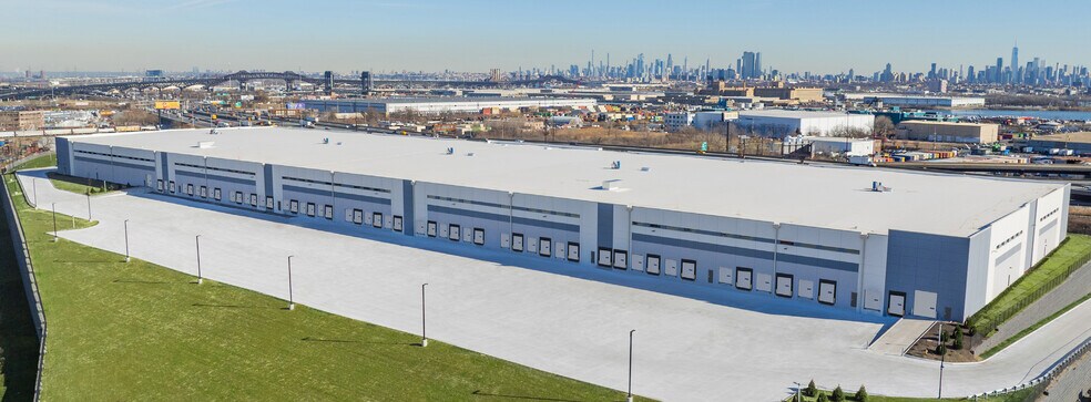 More Photos Of 105-161 Hyatt Ave, Newark Distribution For Lease