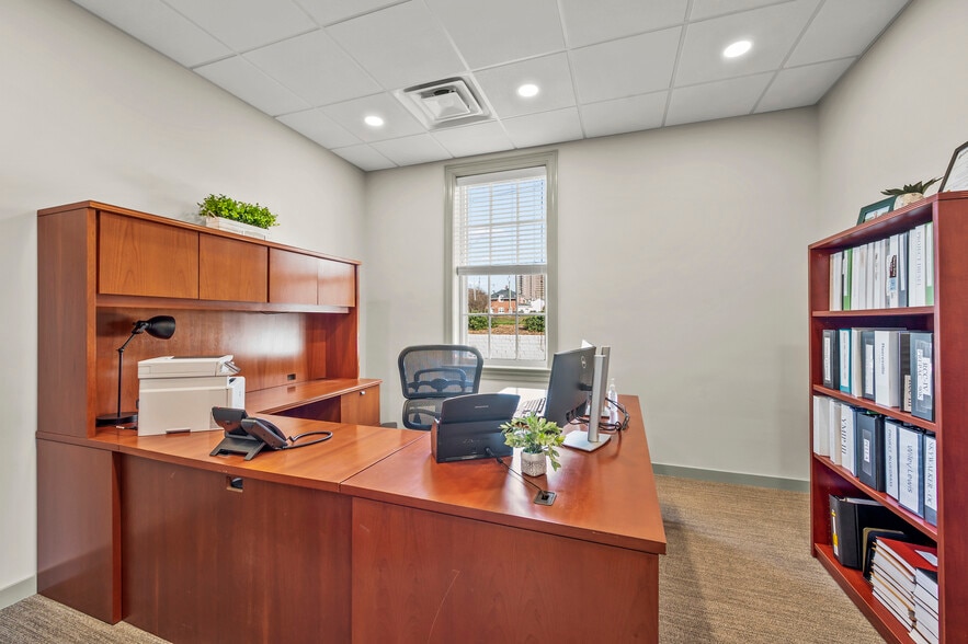 More Photos Of 331 High St, Winston-Salem Office For Lease
