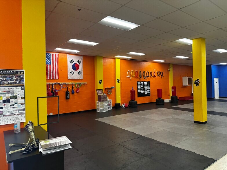 More Photos Of 404 Huffman Mill Rd, Burlington Daycare Center For Lease
