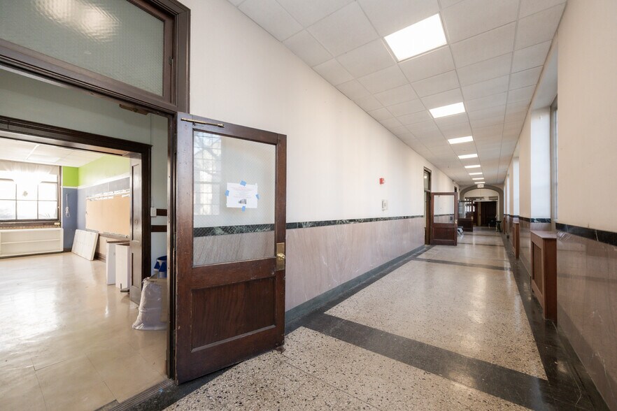 More Photos Of 200 S Oak Park Ave, Oak Park Schools For Sale