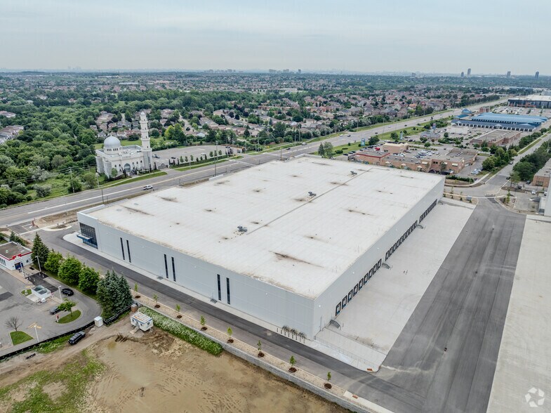 More Photos Of 20 Whybank Dr, Brampton Distribution For Lease