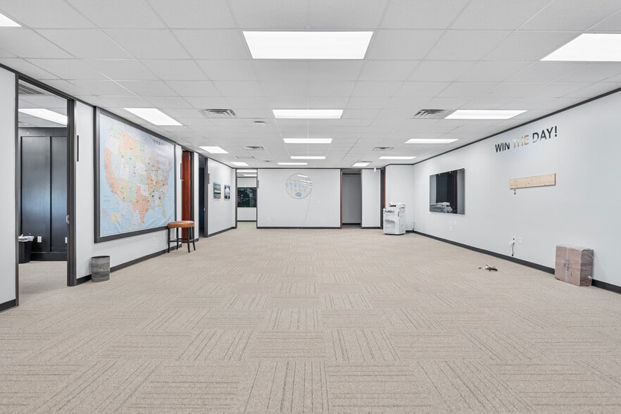 More Photos Of 6754-6758 Northwinds Dr, Houston Warehouse For Sale