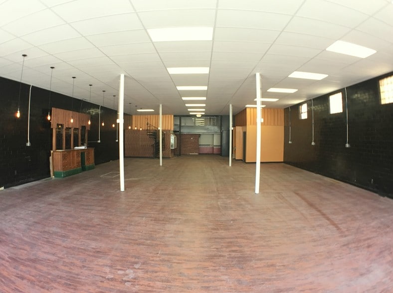 More Photos Of 996-1000 Greentree Rd, Pittsburgh Freestanding For Lease