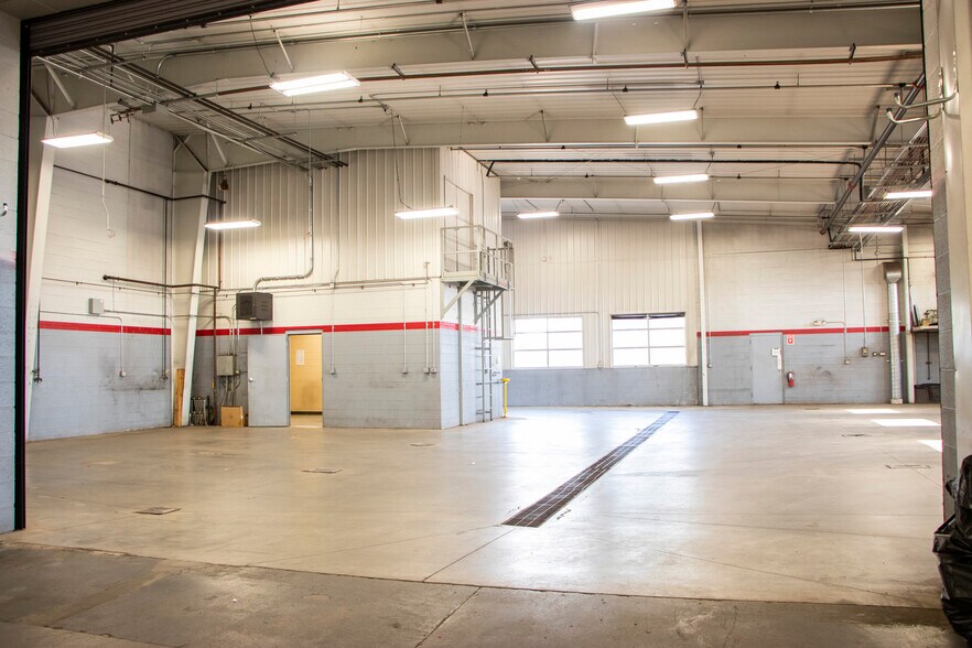 More Photos Of 321 W Prairie View Rd, Chippewa Falls Auto Repair For Sale