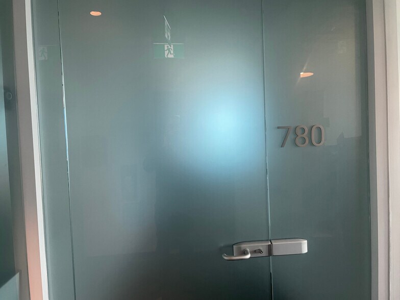 More Photos Of 8477 Bridgeport Rd, Richmond Office For Sale