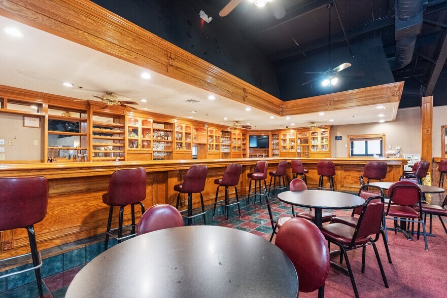 More Photos Of 470 Tucker Dr, Maysville Storefront Retail Office For Sale