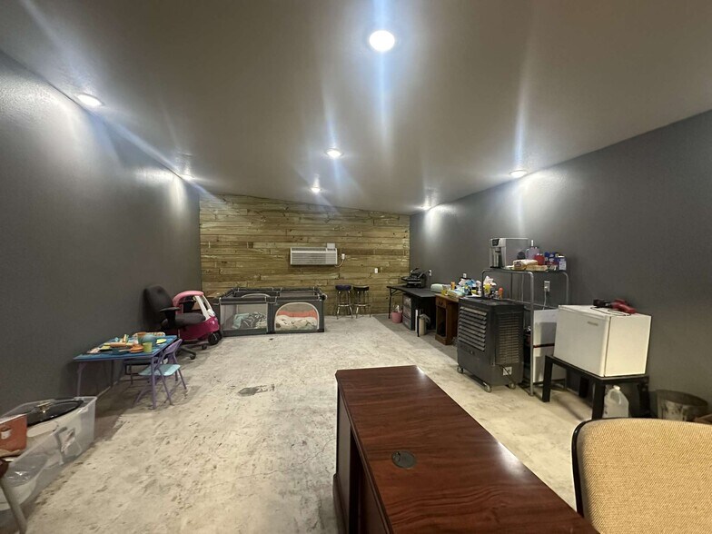 More Photos Of 210 State Highway J, Hayti Auto Dealership For Sale