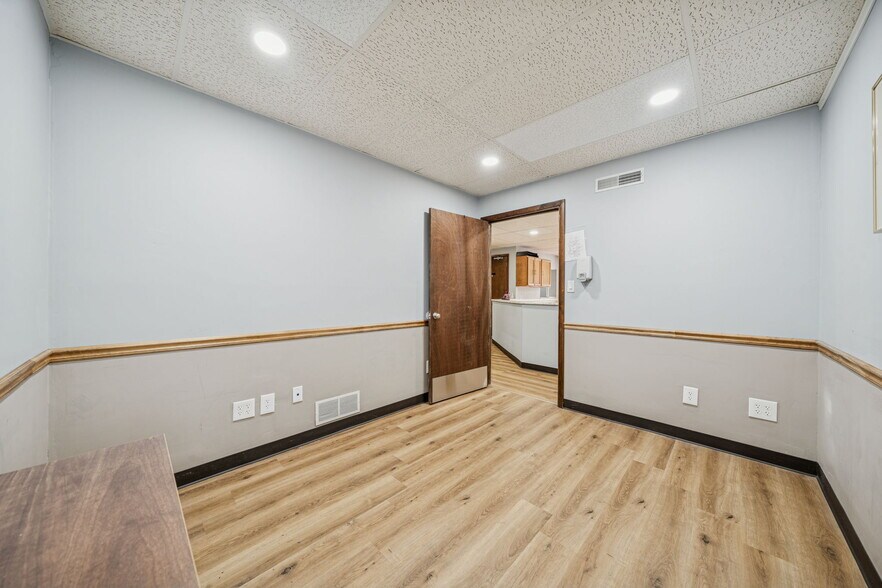More Photos Of 985 Penn St, Brackenridge Medical For Sale