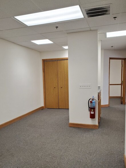 More Photos Of 1N141 County Farm Rd, Winfield Medical For Sale