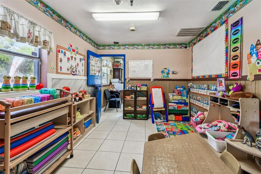 More Photos Of 9912 N Myrtle St, Tampa Daycare Center For Sale