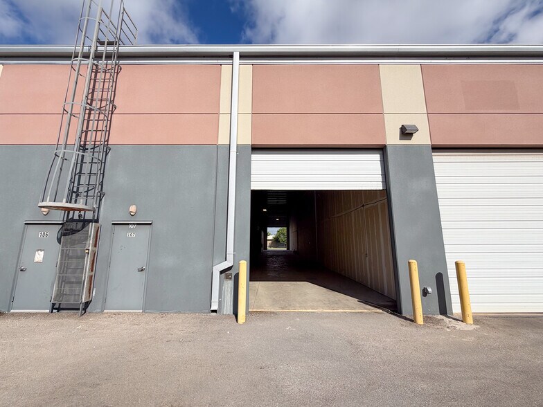 More Photos Of 9702 Ball St, San Antonio Distribution For Lease