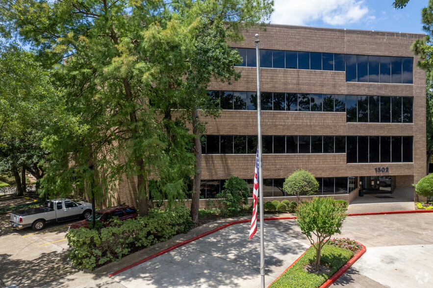 Primary Photo Of 1502 Augusta Dr, Houston Office For Lease