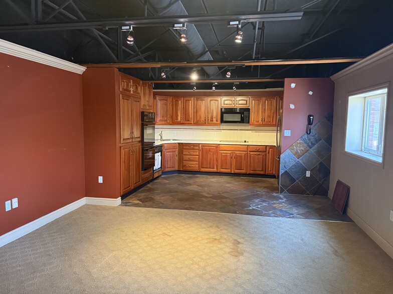 More Photos Of 4920 Harrison St, Pittsburgh Warehouse For Lease