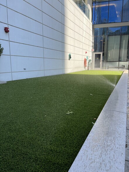 More Photos Of 210 N Wells St, Chicago Apartments For Lease