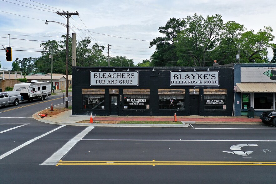 More Photos Of 418 Washington St, Chattahoochee Storefront For Sale