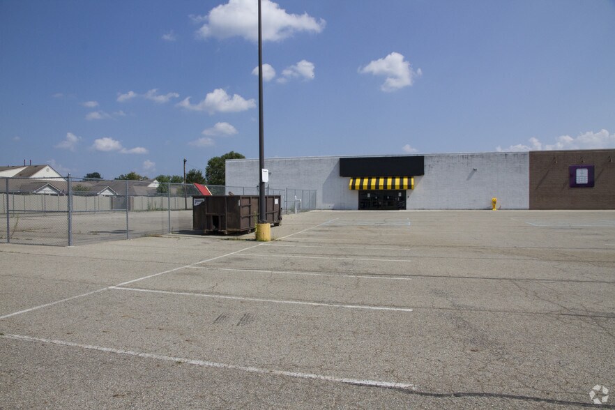 More Photos Of 1660-1680 N 21st St, Newark General Retail For Lease