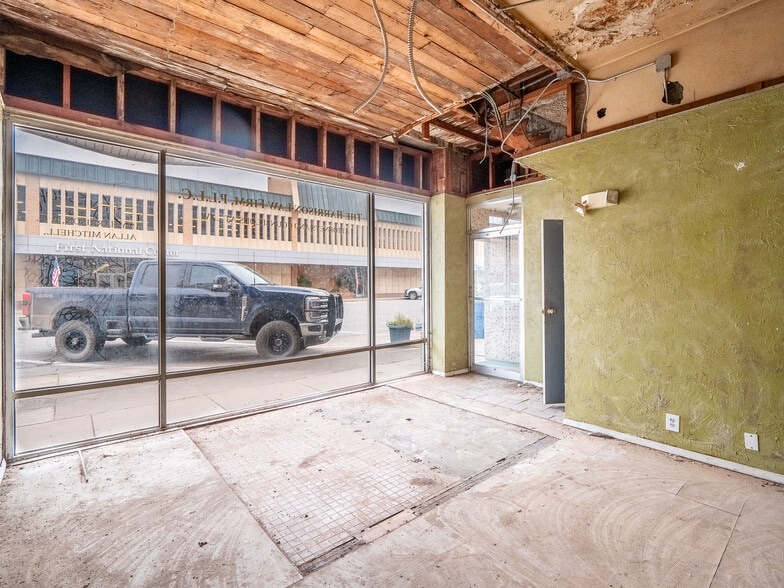 More Photos Of 212 E Choctaw Ave, Mcalester Office For Sale