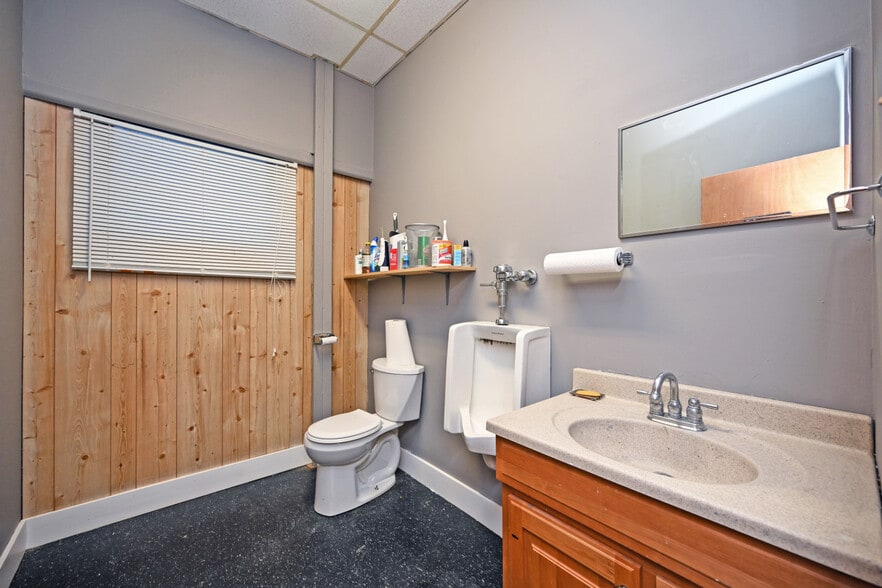 More Photos Of 1245 Tennessee Ave, Cincinnati Warehouse For Sale