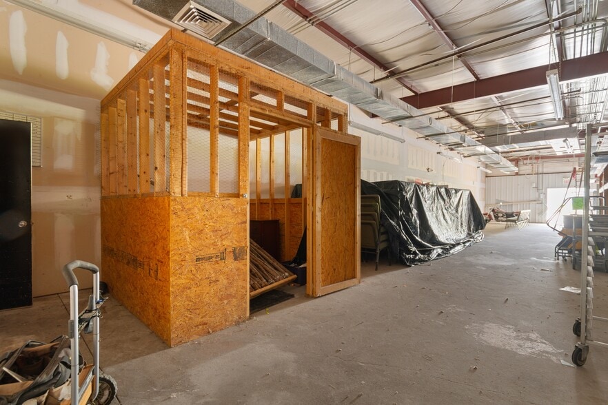 More Photos Of 480 Nelson Blvd, Kingstree Department Store For Sale