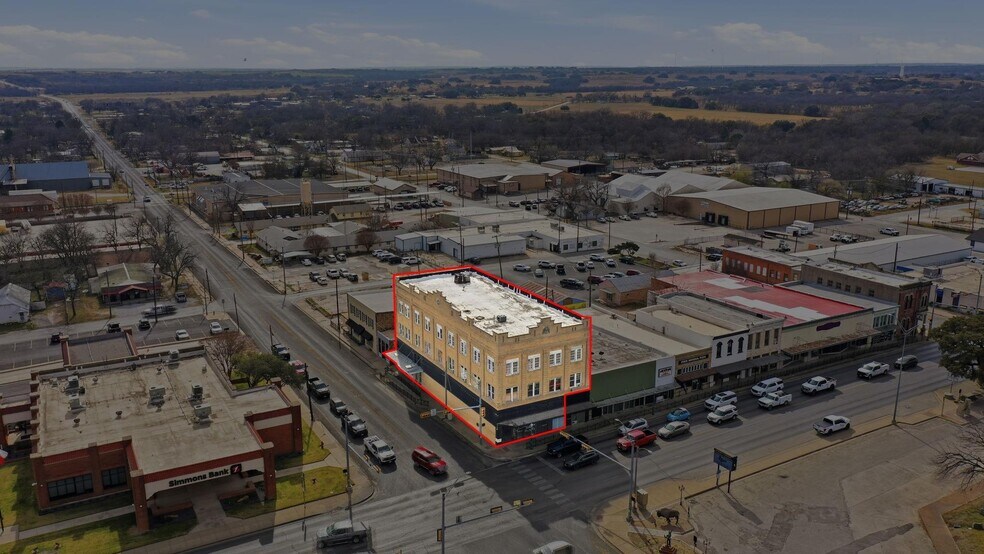 More Photos Of 100 W Central Ave, Comanche General Retail For Sale
