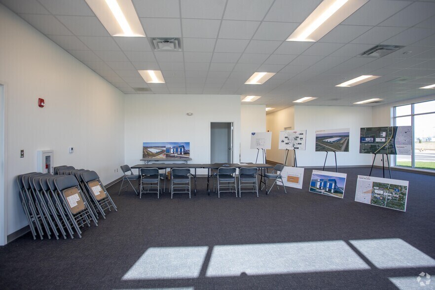 More Photos Of 283 Cardinal Dr, Marengo Warehouse For Sale