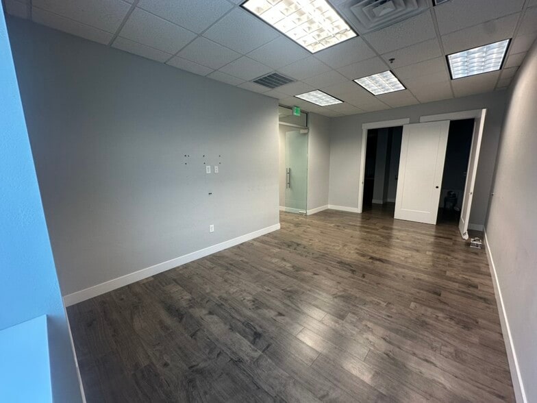 More Photos Of 1365 W Business Park Dr, Orem Office For Lease
