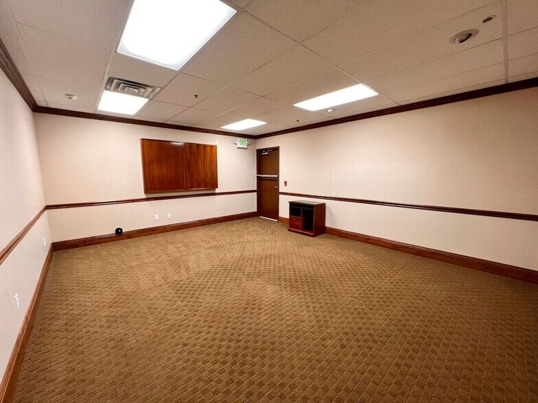 More Photos Of 7396 S Union Park Ave, Midvale Office For Sale