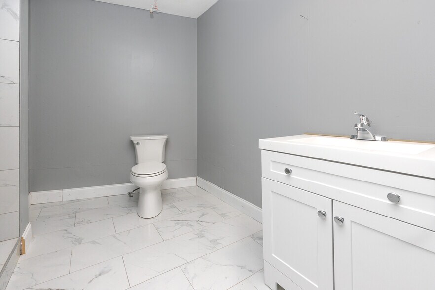 More Photos Of 2100 Dr Martin Luther King Jr St S, Saint Petersburg Medical For Sale