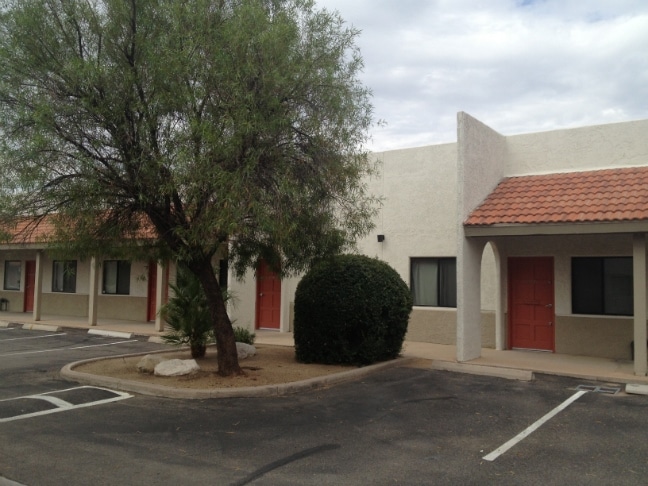 More Photos Of 2100 N Wilmot Rd, Tucson Light Manufacturing For Lease