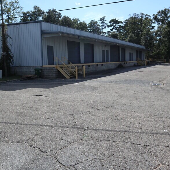 More Photos Of 800 Blountstown St, Tallahassee Warehouse For Lease