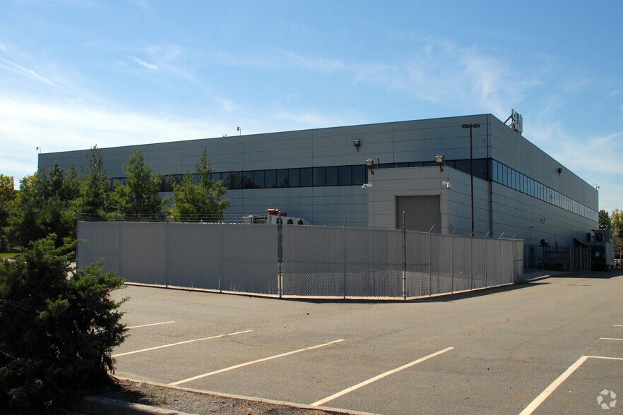 More Photos Of 425 Meadowlands Pky, Secaucus Warehouse For Sale