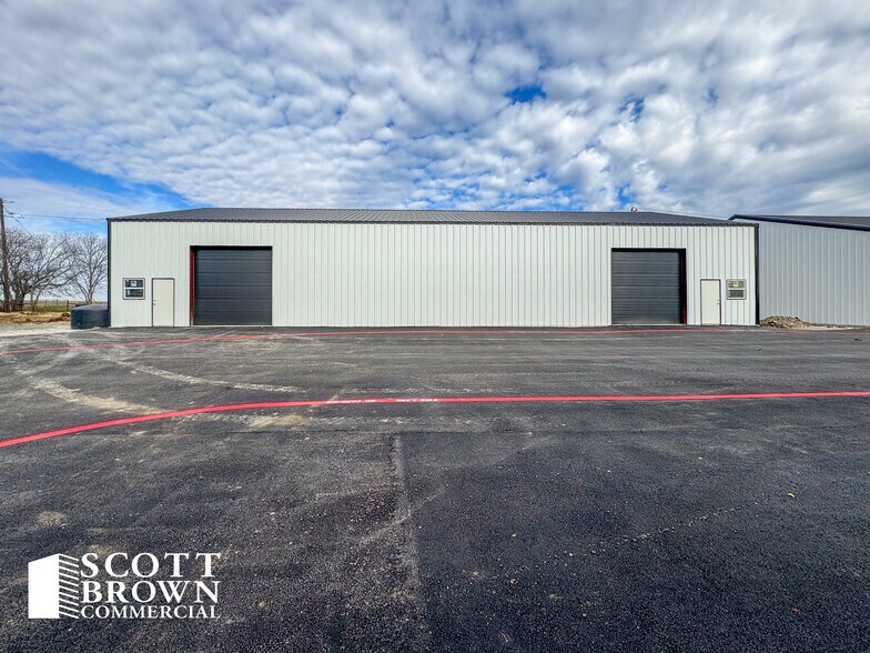 More Photos Of 8307 FM 2164, Sanger Warehouse For Lease