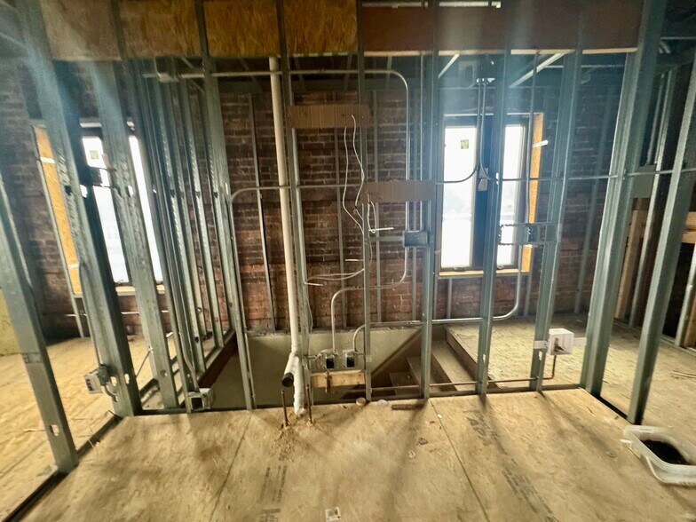 More Photos Of 120 Walnut St, Washington General Retail For Sale