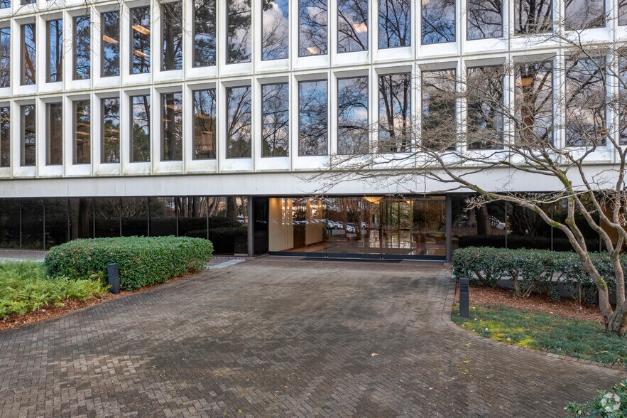 More Photos Of 10 Inverness Center Pky, Birmingham Office For Lease