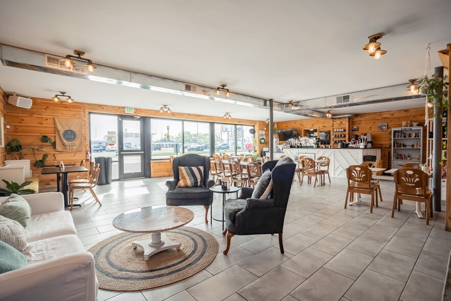 More Photos Of 5223 Columbus Ave, Anderson Storefront Retail Residential For Sale