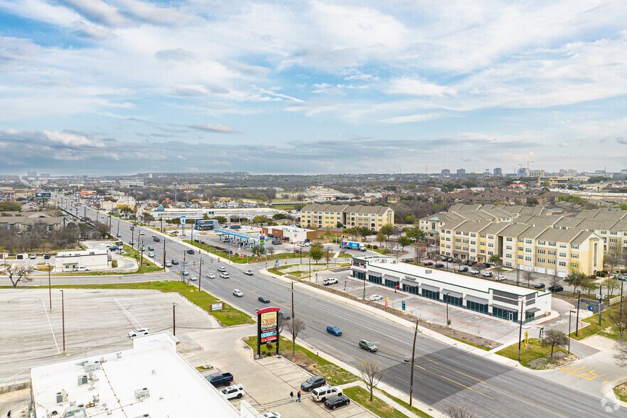 More Photos Of 8622 Huebner Rd, San Antonio Storefront For Lease