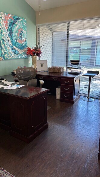 More Photos Of 14343 Torrey Chase Blvd, Houston Office For Sale