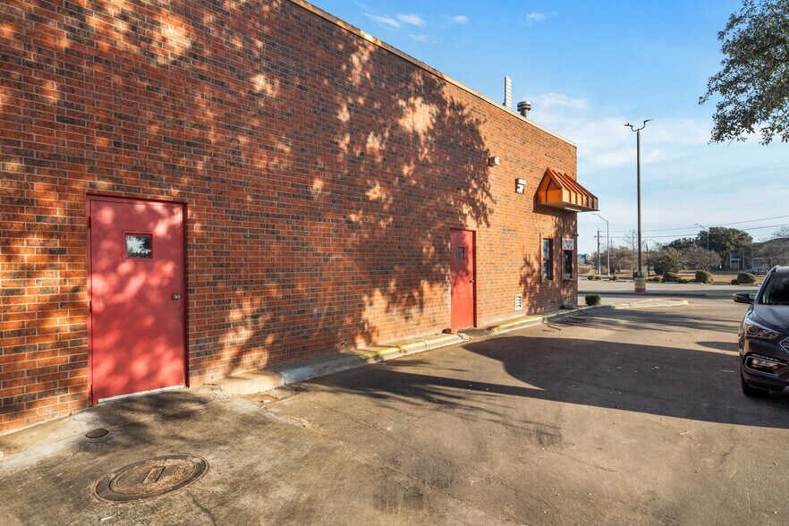 More Photos Of 4516 Maplewood Ave, Wichita Falls General Retail For Sale