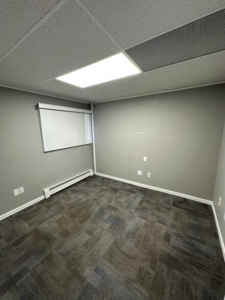 More Photos Of 250 N Main St, Crown Point Office For Lease