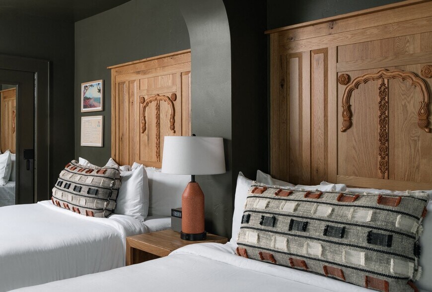 More Photos Of 527-537 State St, Santa Barbara Hotel For Lease