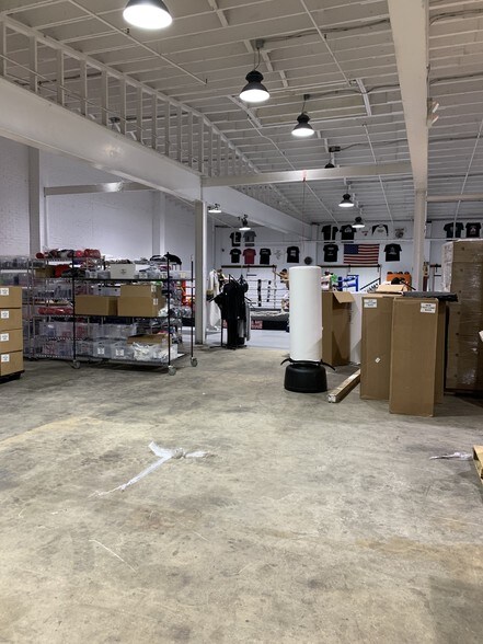 More Photos Of 482 Glenbrook Rd, Stamford Manufacturing For Lease