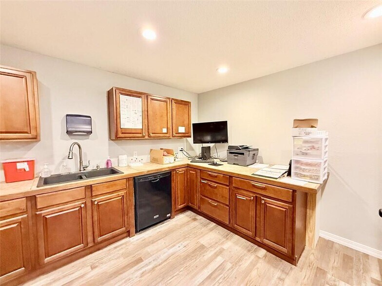 More Photos Of 11442 SR 27, Hector Medical For Sale